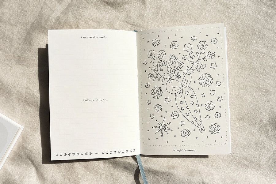 Unravel - A self reflection journal - Love & Light