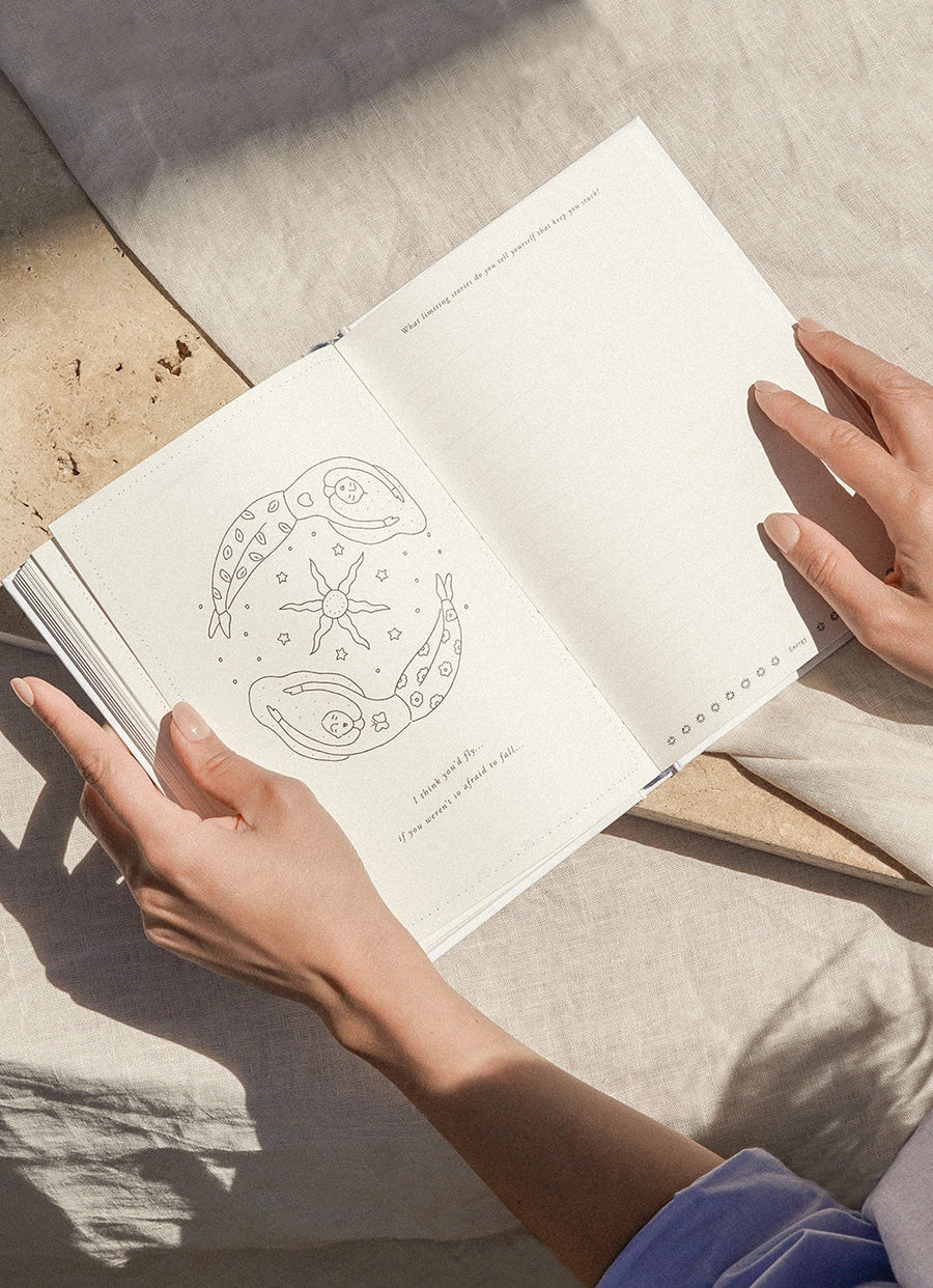 Unravel - A self reflection journal - Love & Light